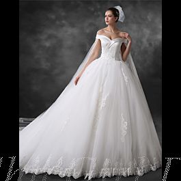 Prinzessin brautkleid mit langer schleppe